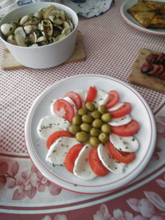 Foto de Salada de tomate com queijo mozzarella