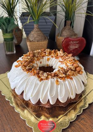 Una foto de Torta de zanahorias con topping de queso crema