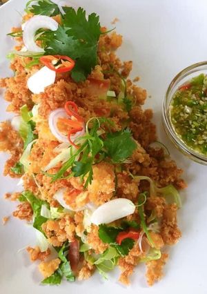 A picture of Crispy Chili Prawns Salad • SUPER EASY PRAWNS RECIPE •Thai Crispy Prawn Salad |ThaiChef food.