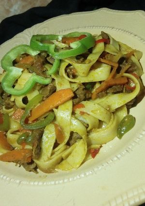 A picture of Stir fry pasta.