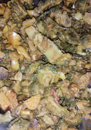 चटपटे करेले (chatpate karele recipe in Hindi) रेसिपी मुख्य फोटो