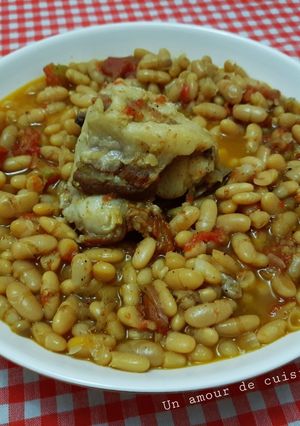 Une photo de Tajine d'agneau aux haricots blancs 🥣