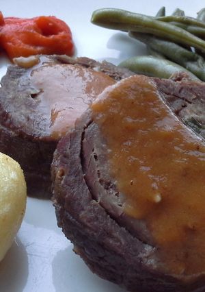 Foto principal de Rotí de ternera con salsa de verduras al Oporto