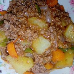 A picture of Minced meat with potatoes.