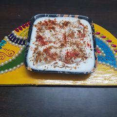 A picture of Dahi vada.