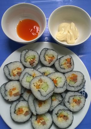 Hình của món Cơm cuộn.