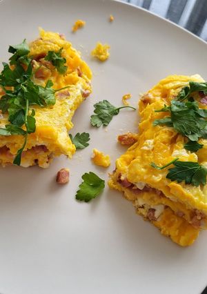 Sajtos -sonkás omlett recept fotója
