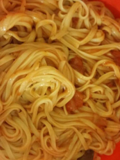 Una foto de Fideos vegan con salsa