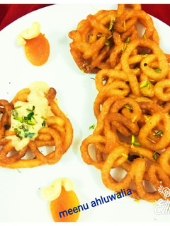 इमरती (Imarti recipe in Hindi) रेसिपी मुख्य फोटो