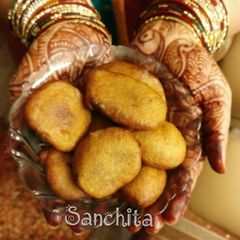 A picture of Pumpkin Gulgule /Sweet Pumpkin fritters.
