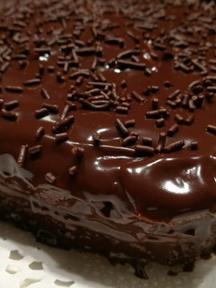Una foto de Pa de pessic relleno de crema de limón al chocolate 🍫🍋