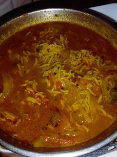 सेव की सब्जी (Sev Tamatar ki Sabzi Recipe in Hindi) रेसिपी मुख्य फोटो