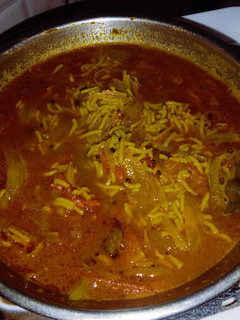 सेव की सब्जी (Sev Tamatar ki Sabzi Recipe in Hindi) रेसिपी मुख्य फोटो