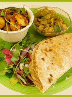 புல்கா சப்பாத்தி, கூட்டு (garbanzo beans koottu recipe in tamil) செய்முறை முக்கிய புகைப்படம்