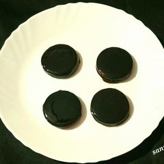 A picture of Choco Pie.