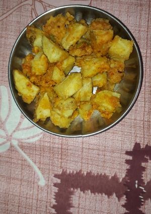 A picture of Aloo pkode.