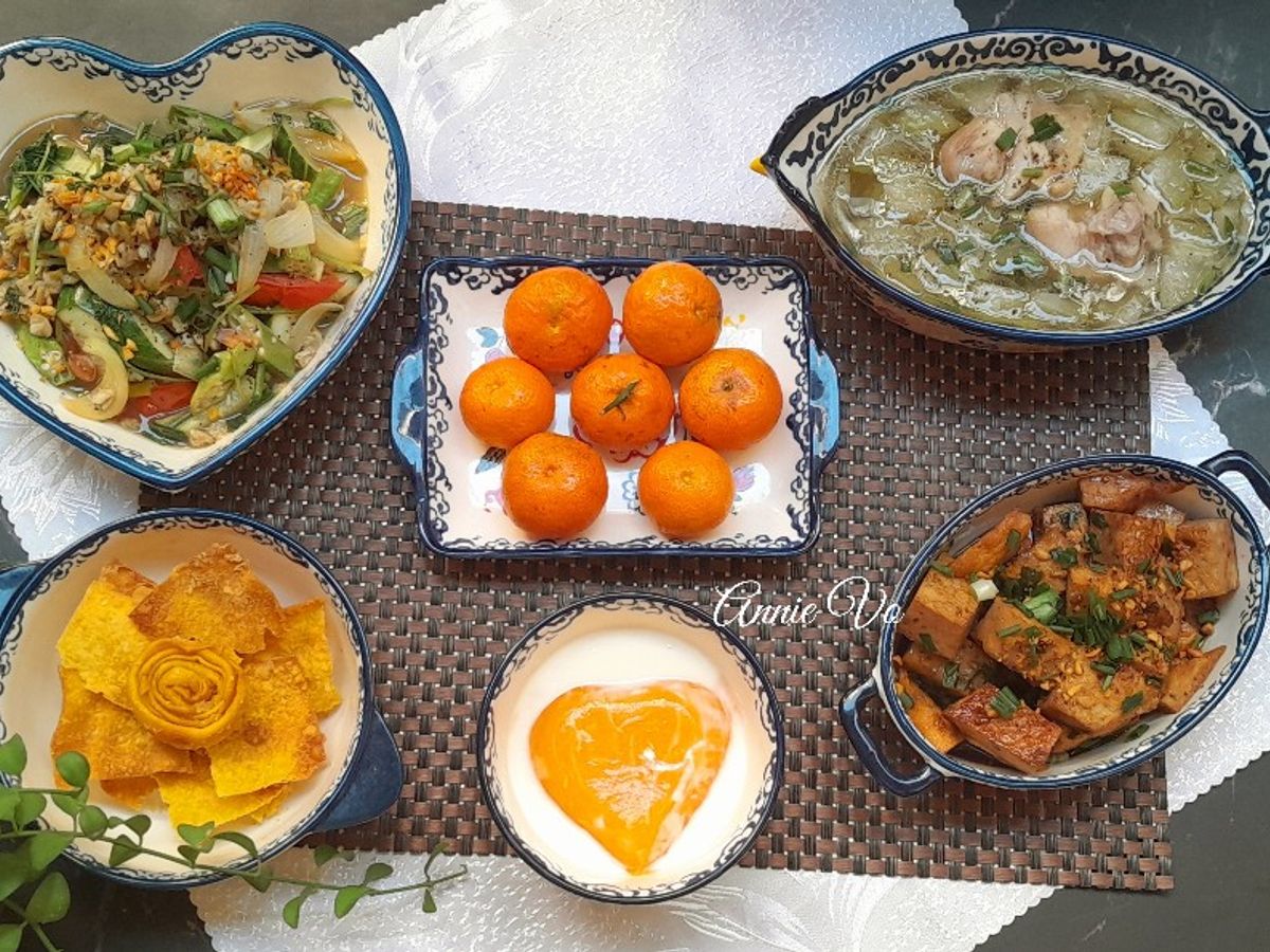 Cơm nhà ngày cuối năm