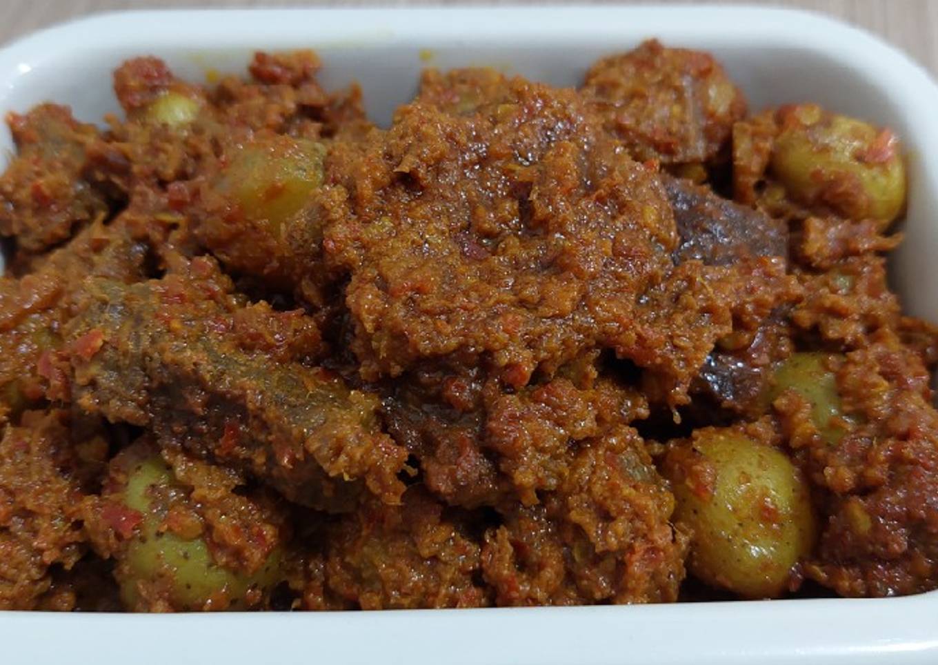 Cara Gampang Menyiapkan Rendang daging + kentang mini, Enak