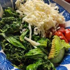 A picture of Quinoa breakfast bowl.
