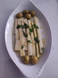 Una foto de "boquerones" de calabacín