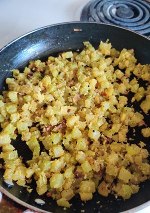 A picture of Chayote/ chow chow fry.