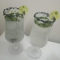 A picture of Lemonade.