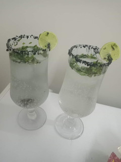 A picture of Lemonade.