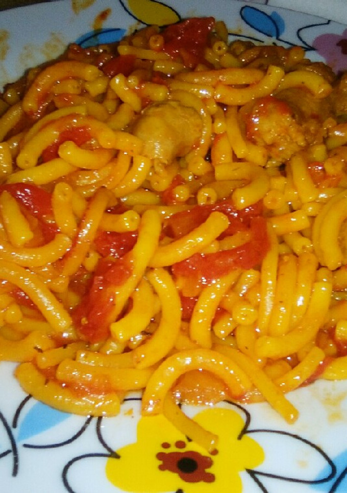 Una foto de Fideos a la cazuela con salchichas