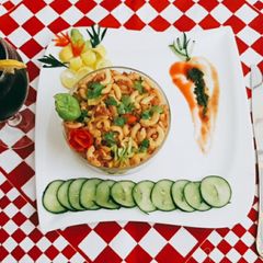 A picture of Chicken Tikka Macaroni.