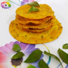 A picture of Namkeen instant masala Papad.