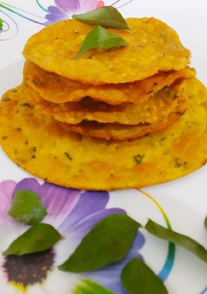 A picture of Namkeen instant masala Papad.