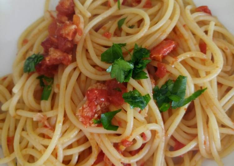 Spaghetti with lobster and prosecco