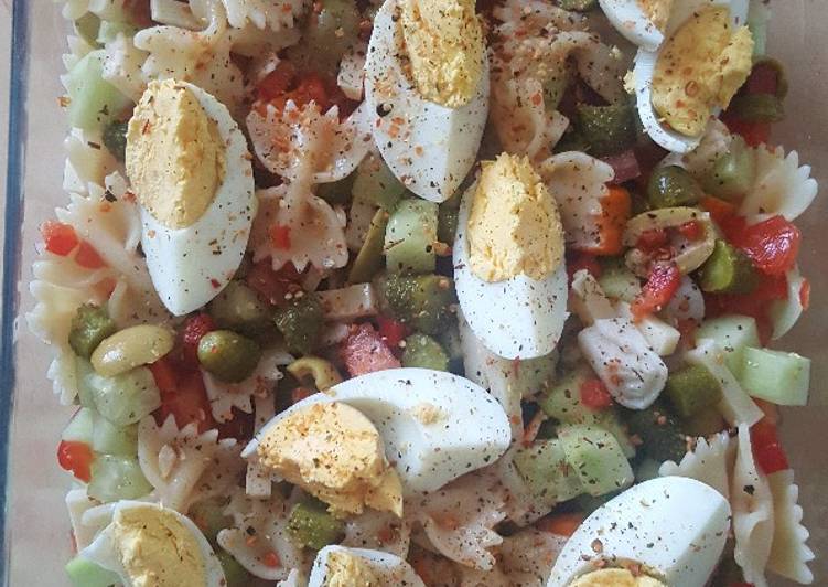 Voici la recette Salade fraîche de pâtes Délicieux garanti