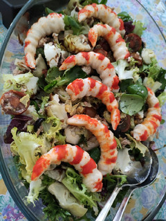 Una foto de Ensalada de mar y de huerta