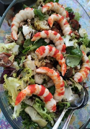 Una foto de Ensalada de mar y de huerta