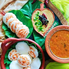 Podi Idli A picture of Podi Idli.