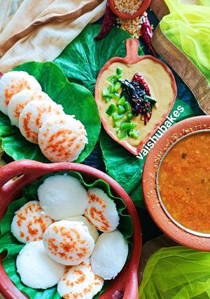 A picture of Podi Idli.