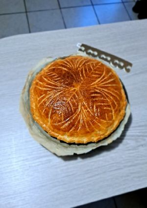 Une photo de Galette des rois frangipane - pépites de chocolat 🥧