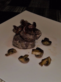 Una foto de Solomillo de cerdo con champiñones