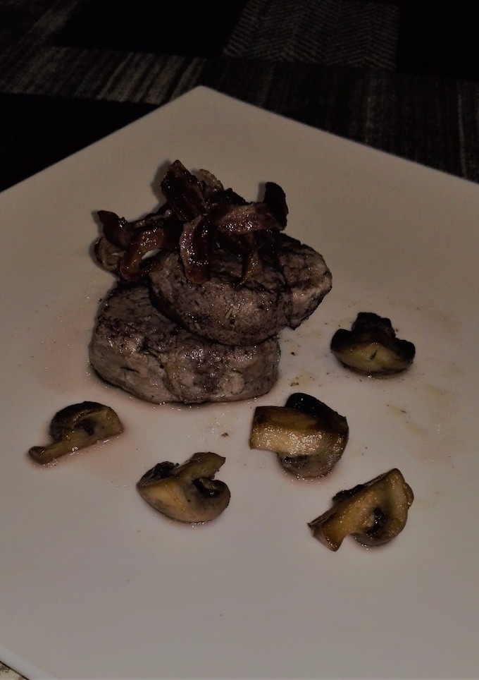 Una foto de Solomillo de cerdo con champiñones