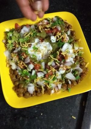 A picture of Masala Chana Whole Gram Dahi Curd Chat.