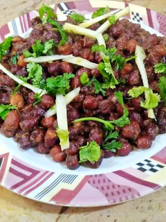 A picture of Kale chana chat.