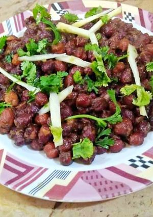 A picture of Kale chana chat.
