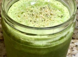 Una foto de Licuado de proteína casero tropical