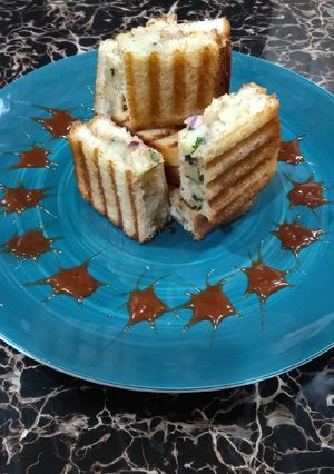 A picture of Chaat sandwich.