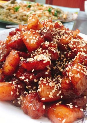 Hình của món Thịt rim nước dừa.