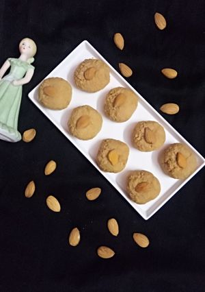 A picture of Malai coconut peda.