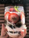 Parfait de frutillas y bananas