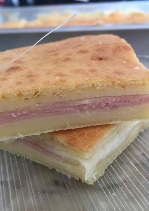 Una foto de Torta de jamón y queso licuada