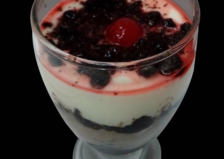 Copa cremosa de Oreo, Horchata de Morro Rio Grande y Cerezas